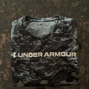 Under Armour men’s shoe sleeve shirt sleeve shirt size M